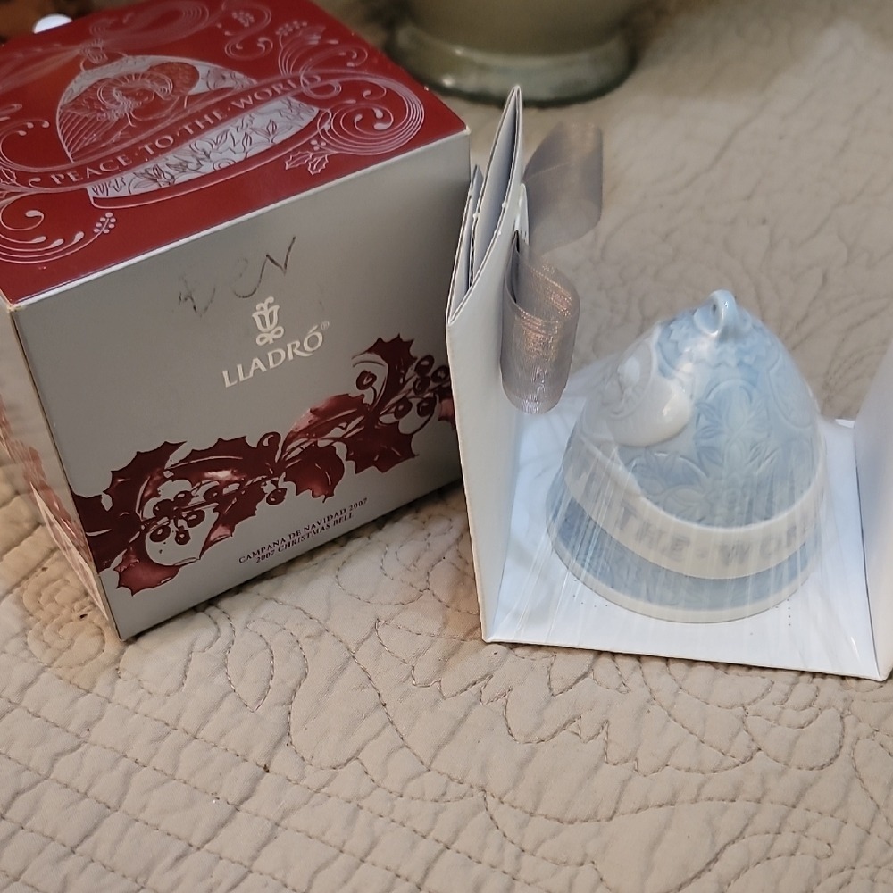 Lladro Blue and White Decorative Piece